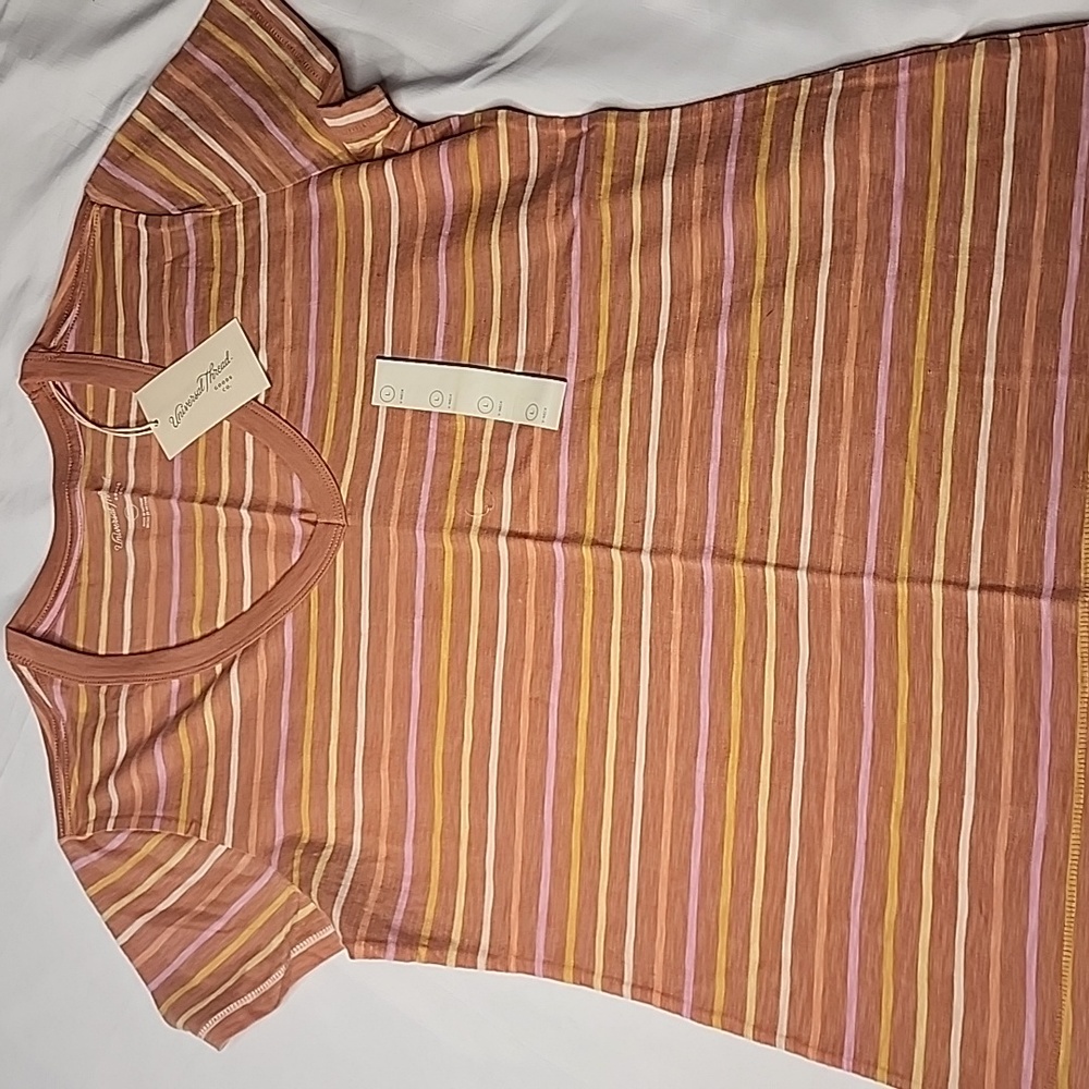 UNIVERSAL THREAD Top